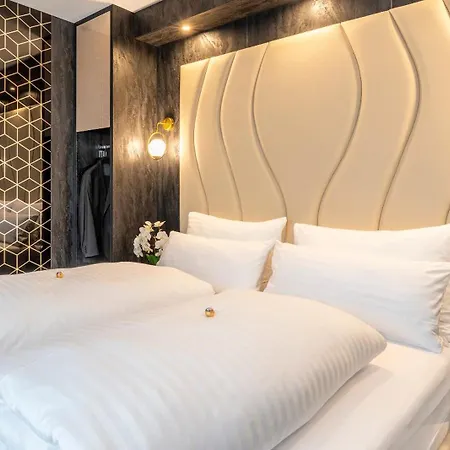 Hotel Plaza 3*