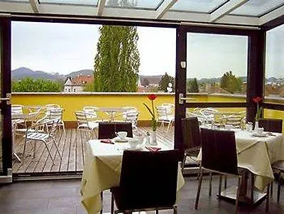 Plaza Hotell 3*