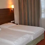 Plaza Hotel 3*