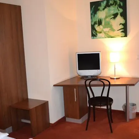 Hotel Plaza 3*