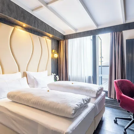 Otel Plaza 3*