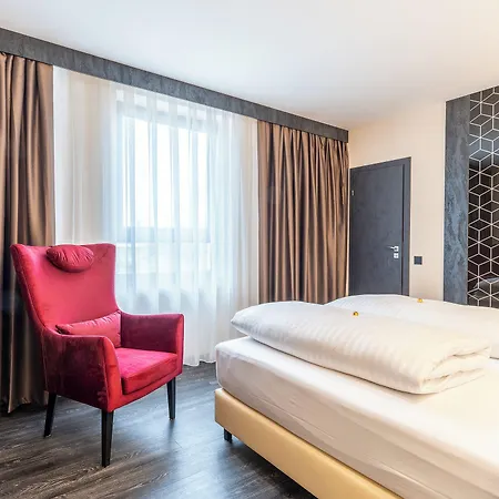 Plaza Hotel 3*