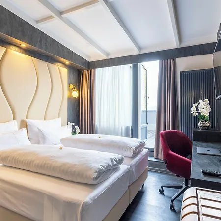 Plaza Otel 3*