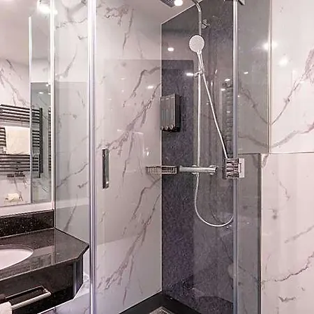 Plaza Hotel 3*