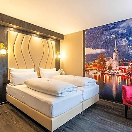 Plaza Hotel 3*