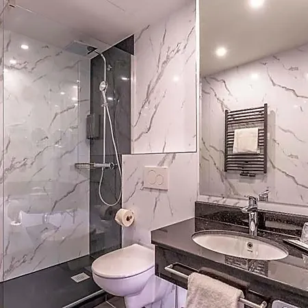 Hotel Plaza 3*
