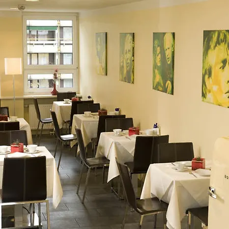 Hotel Plaza 3*